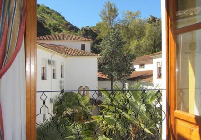 Precio mínimo garantizado para Balneario Alhama de Granada - Hotel Balneario. Relájate con nuestro Spa y Masaje en Granada